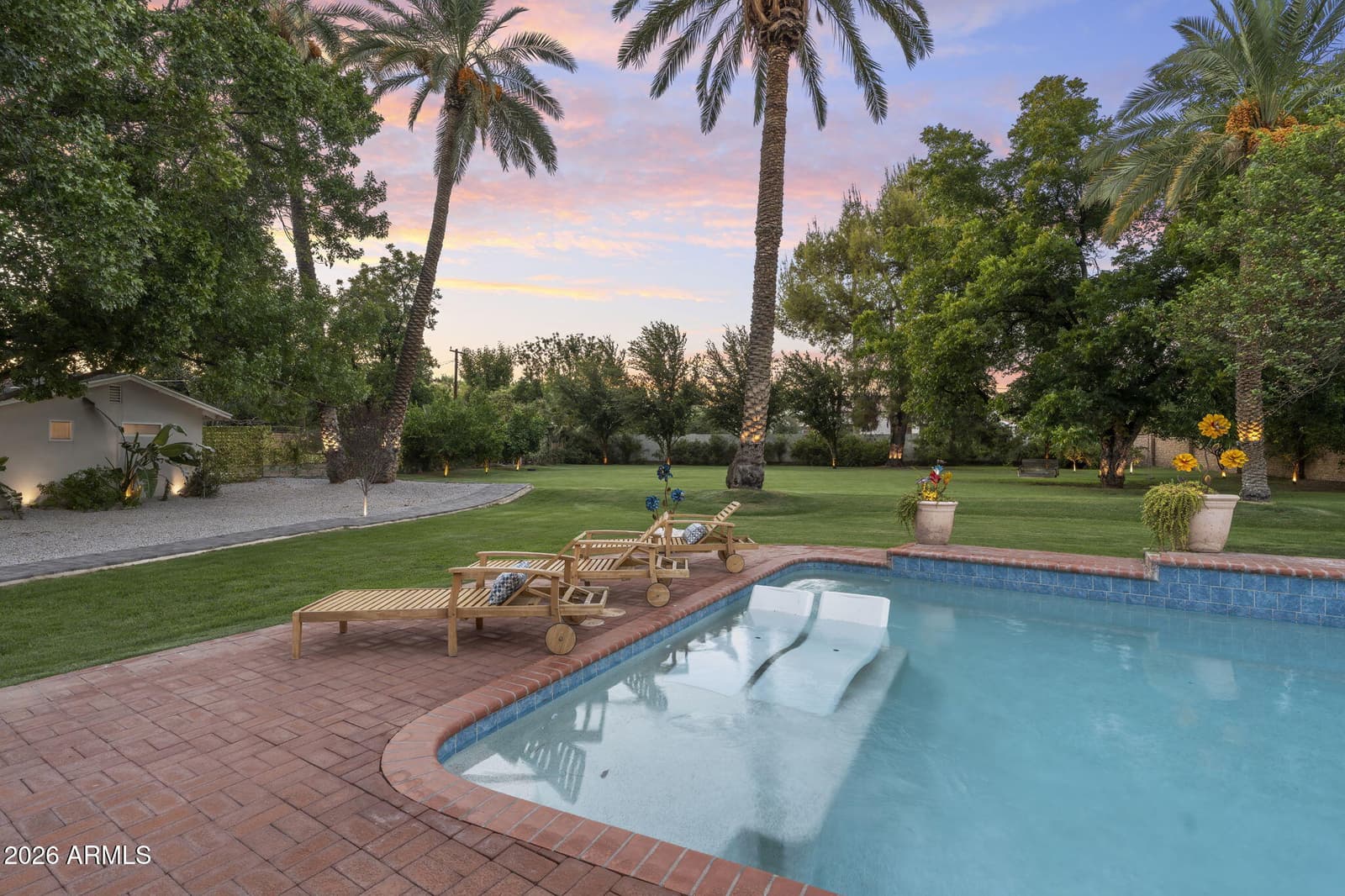 550 W BERRIDGE Lane, Phoenix, AZ 85013 — photo 65 of 92