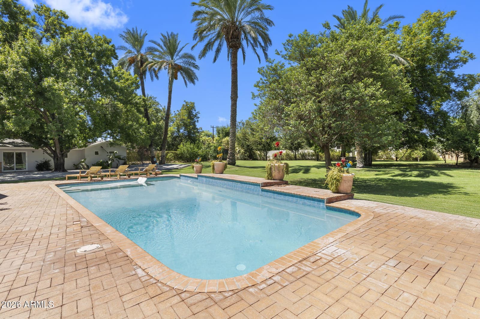 550 W BERRIDGE Lane, Phoenix, AZ 85013 — photo 86 of 92