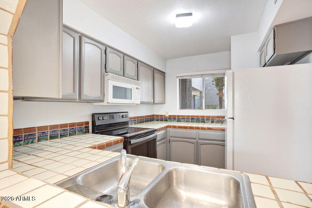 7494 E EARLL Drive 115, Scottsdale, AZ 85251 — photo 7 of 25