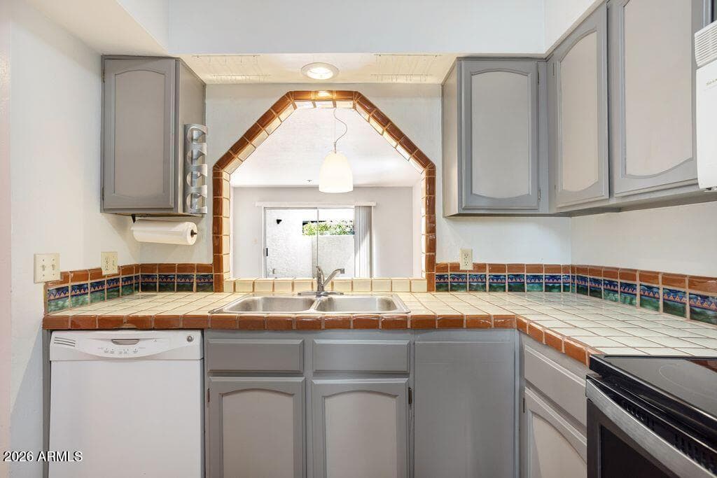 7494 E EARLL Drive 115, Scottsdale, AZ 85251 — photo 5 of 25
