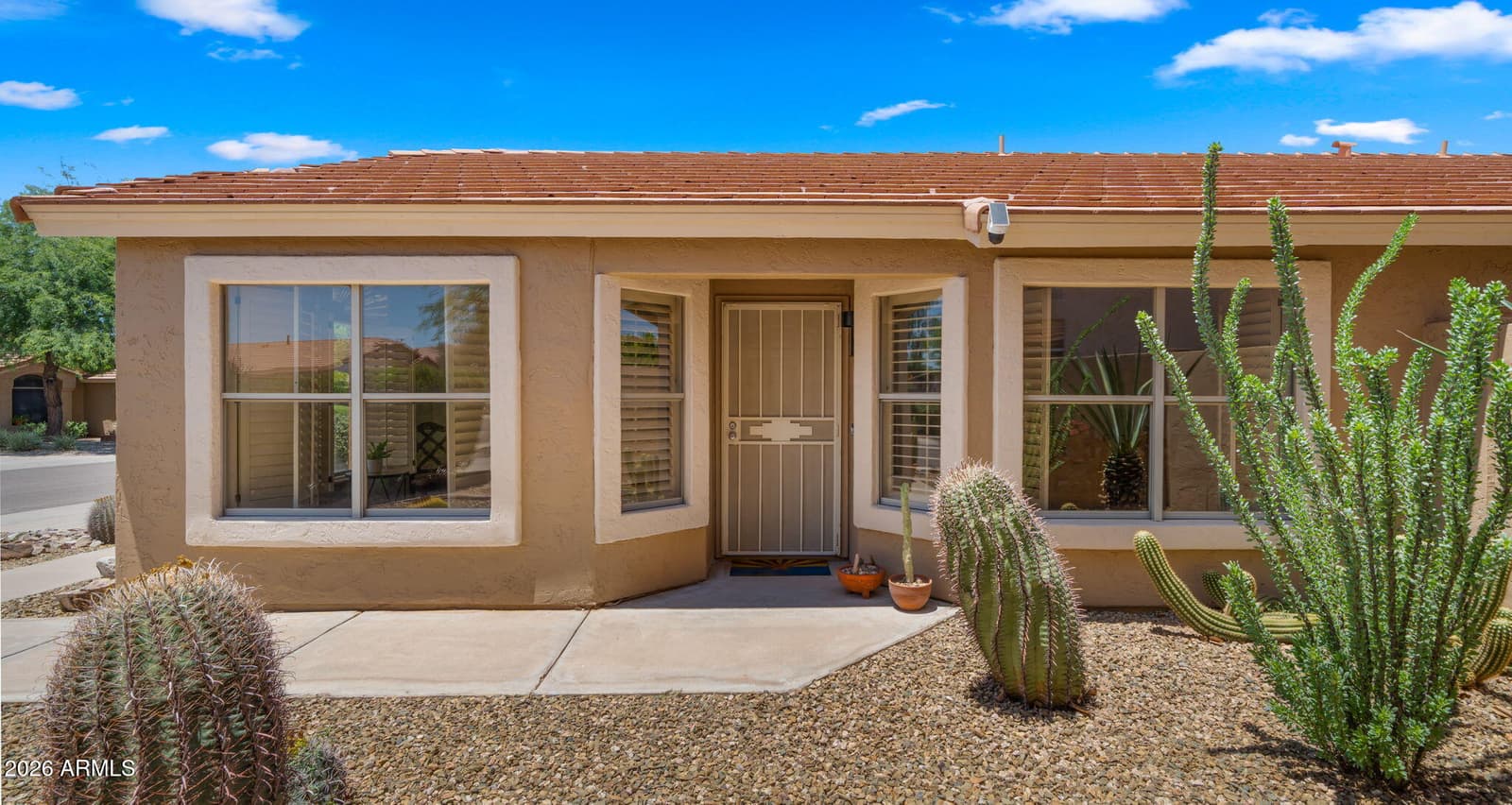 4820 E MELINDA Lane, Phoenix, AZ 85054 — photo 4 of 39