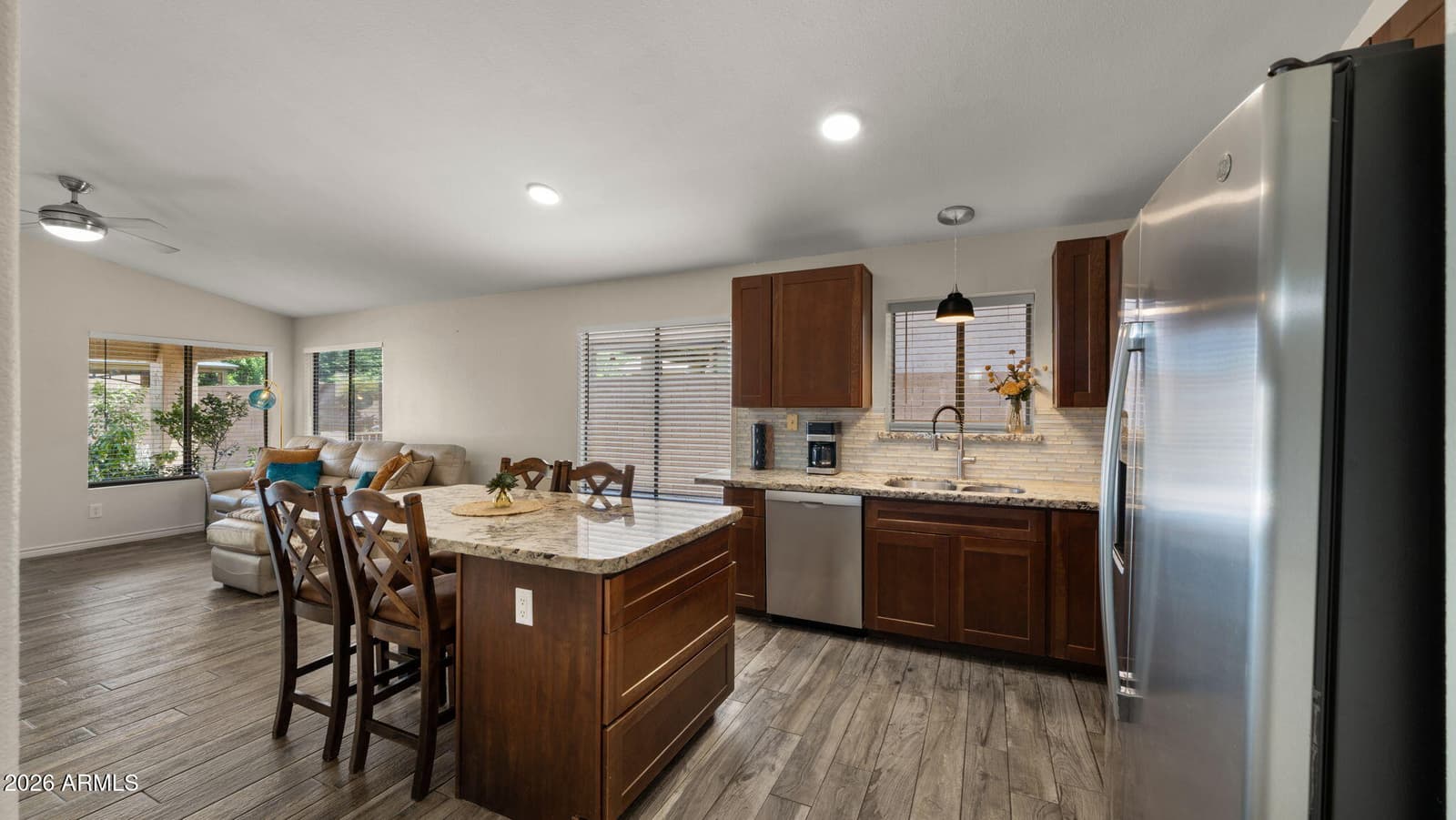 4820 E MELINDA Lane, Phoenix, AZ 85054 — photo 10 of 39