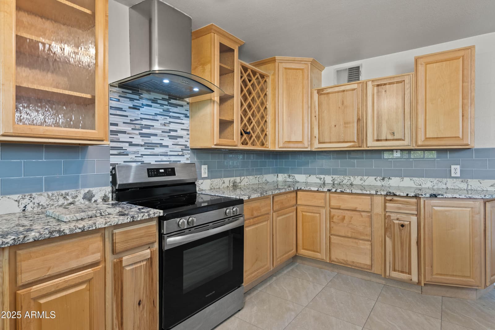 5802 N 61ST Drive, Glendale, AZ 85301 — photo 6 of 19