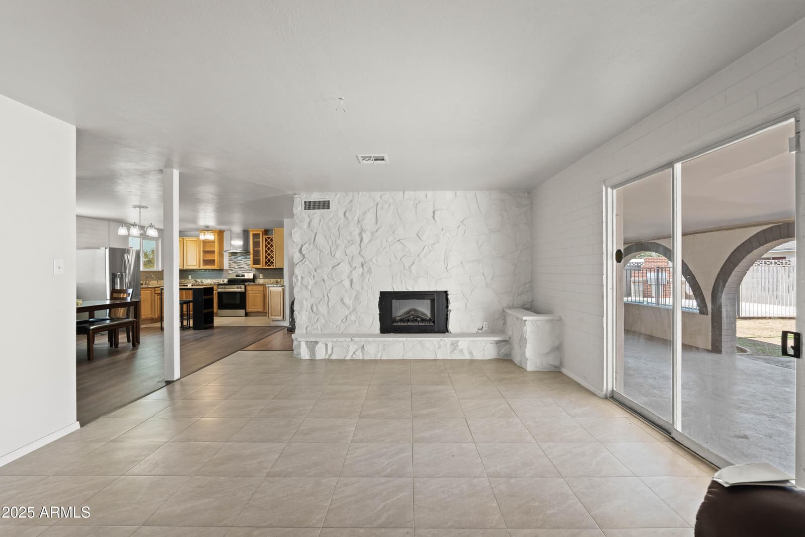 5802 N 61ST Drive, Glendale, AZ 85301 — photo 11 of 19