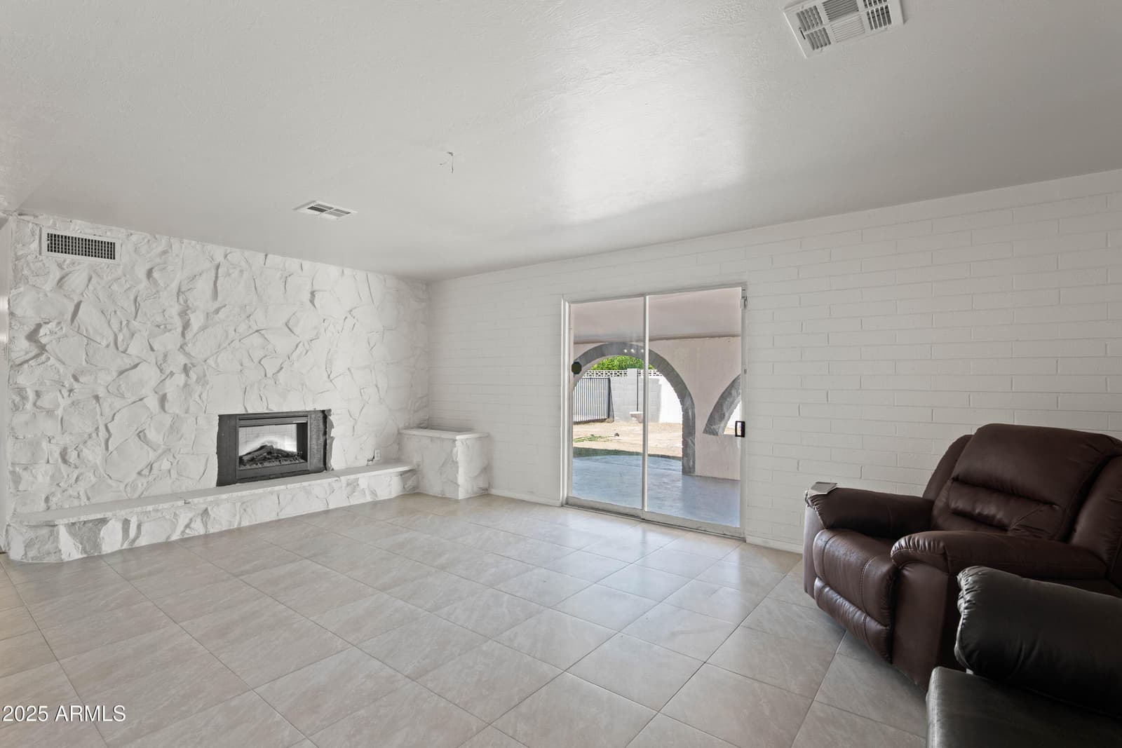 5802 N 61ST Drive, Glendale, AZ 85301 — photo 12 of 19