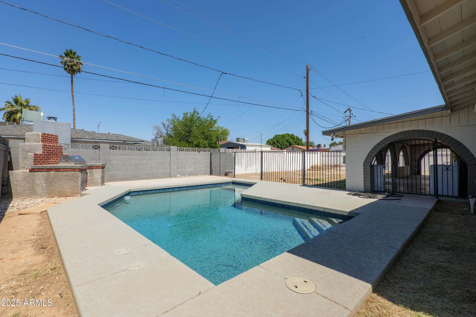 5802 N 61ST Drive, Glendale, AZ 85301 — photo 3 of 19