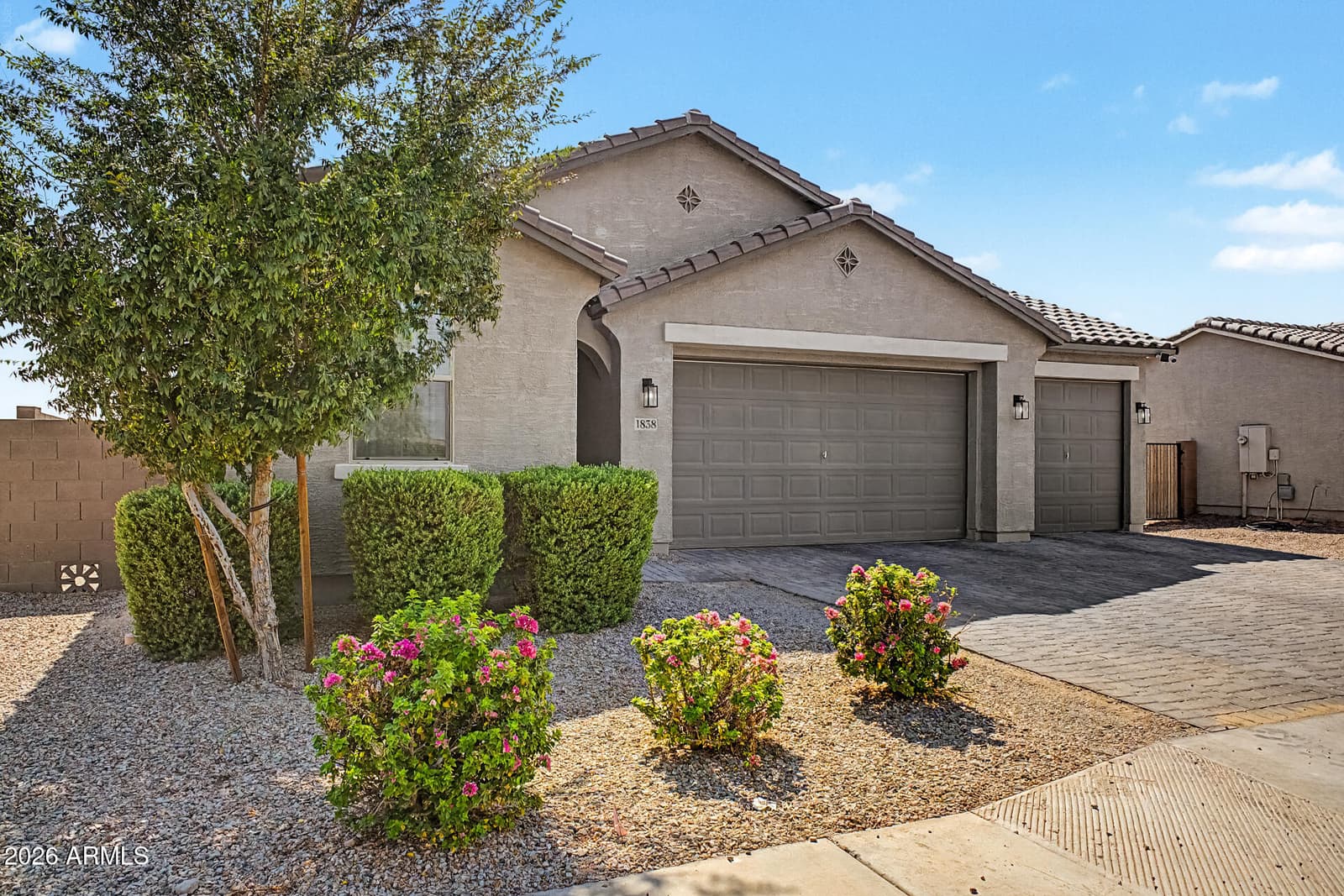 1838 N HUBBARD Lane, Casa Grande, AZ 85122 — photo 3 of 35