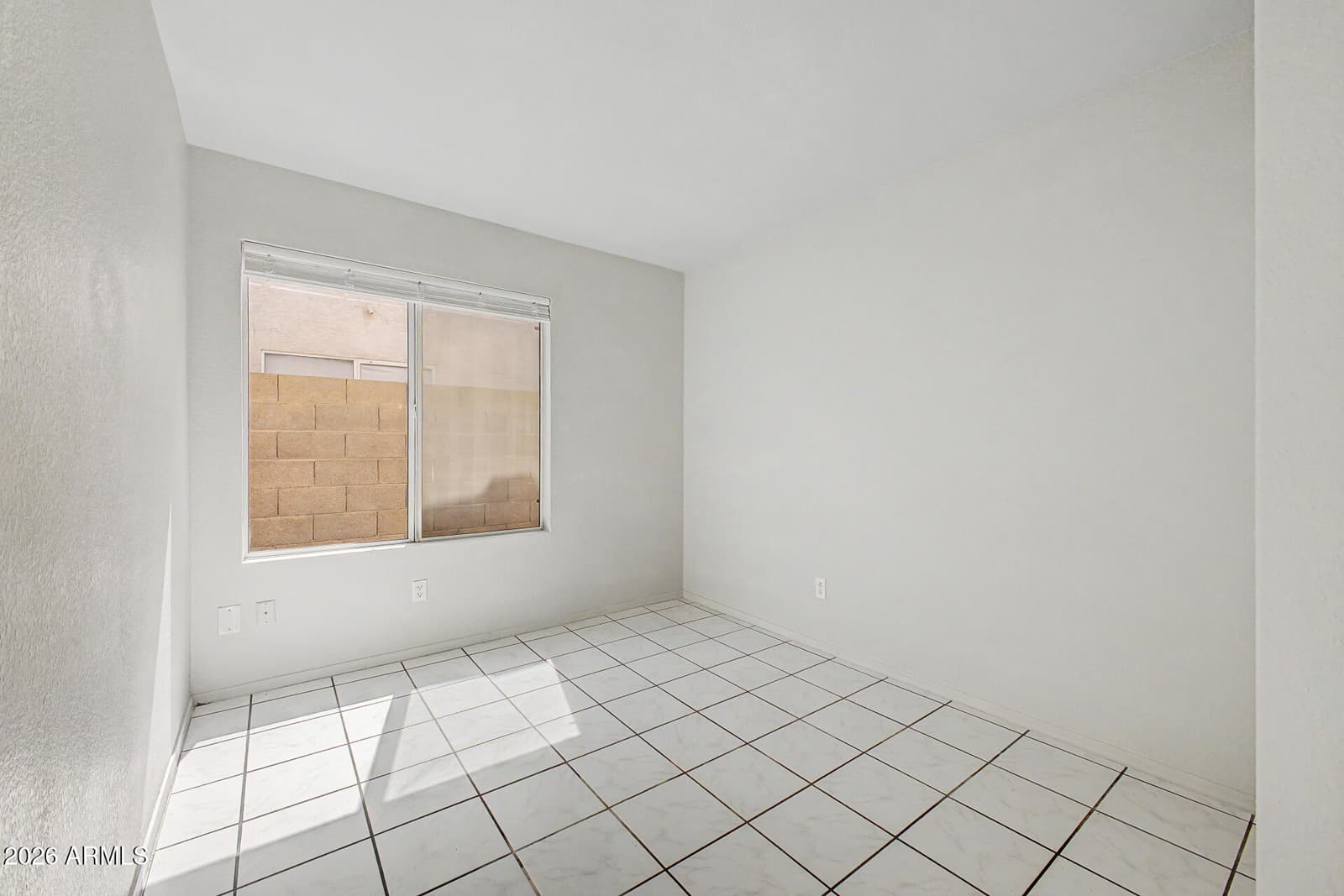 297 W WASHINGTON Avenue, Gilbert, AZ 85233 — photo 10 of 27