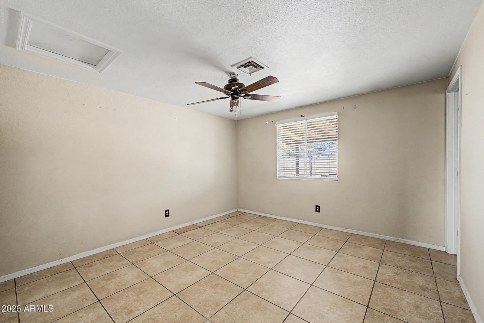 1902 N 41ST Avenue, Phoenix, AZ 85009 — photo 15 of 34