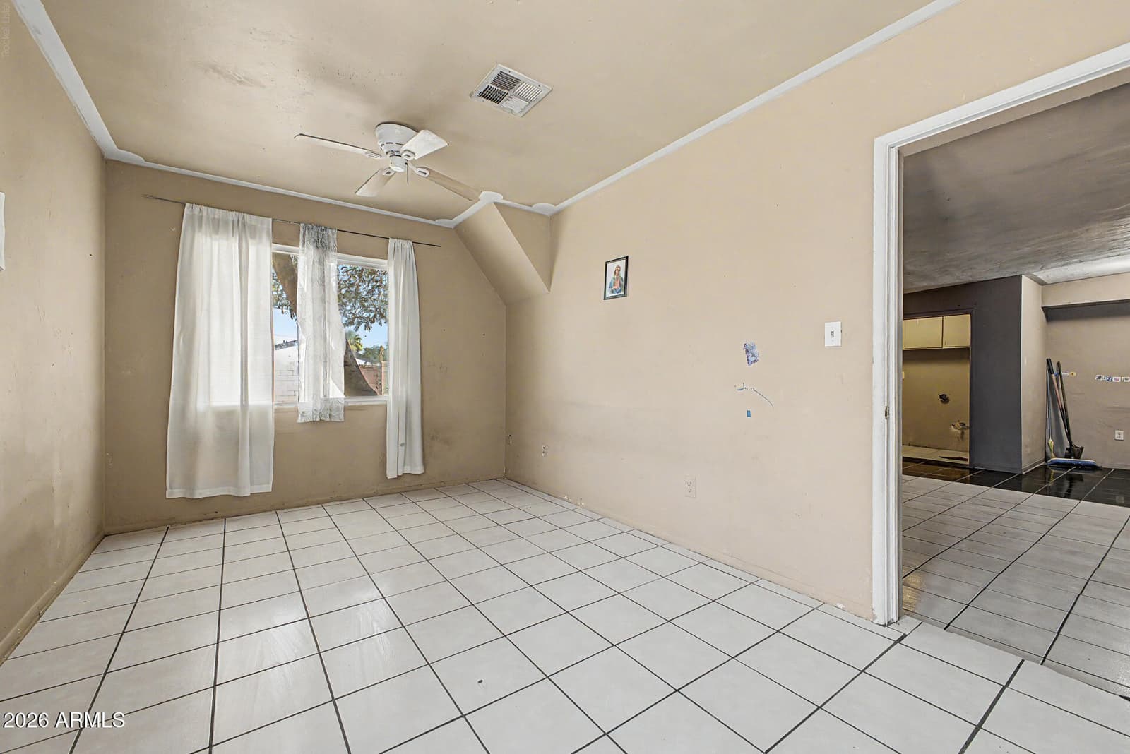 6435 S 5TH Avenue, Phoenix, AZ 85041 — photo 11 of 33