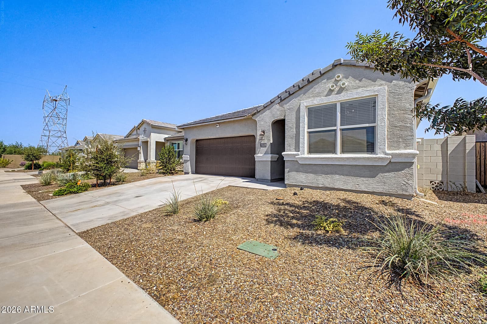 3328 W SEAVER Avenue, Apache Junction, AZ 85120 — photo 3 of 36