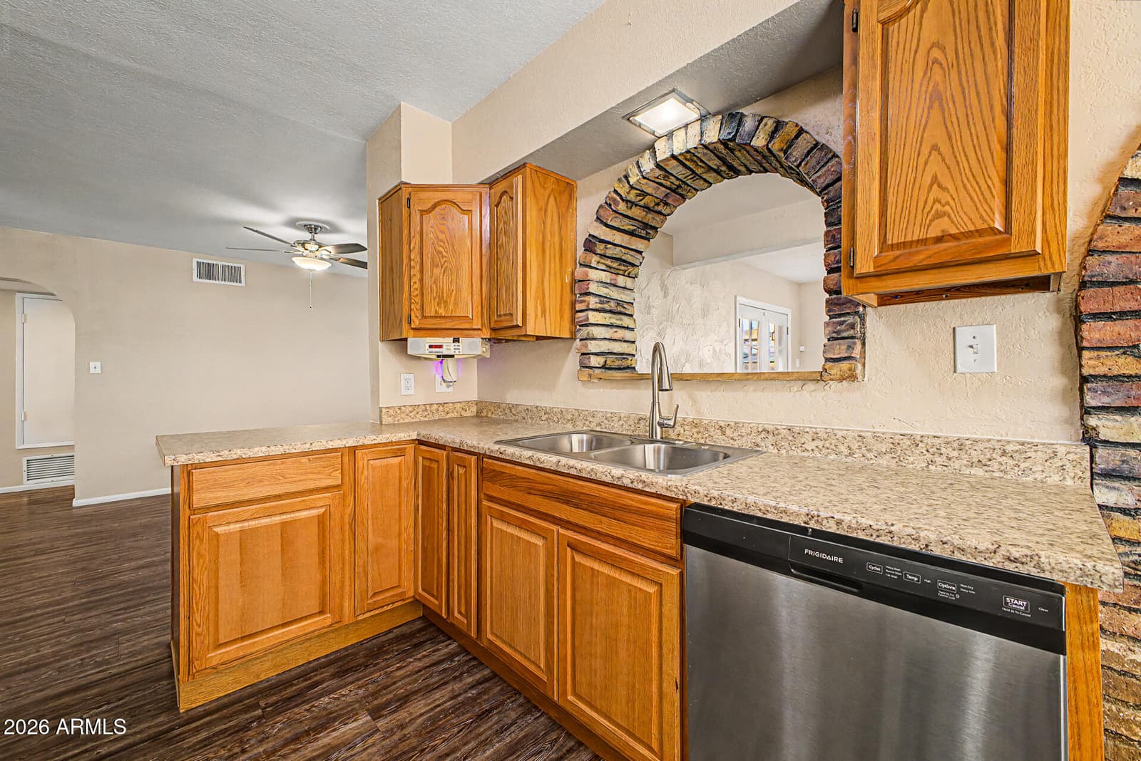 2315 W SHADY GLEN Avenue, Phoenix, AZ 85023 — photo 11 of 28