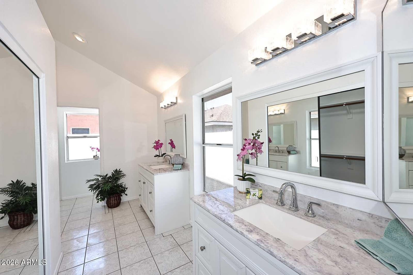912 E Annette Drive, Phoenix, AZ 85022 — photo 10 of 32