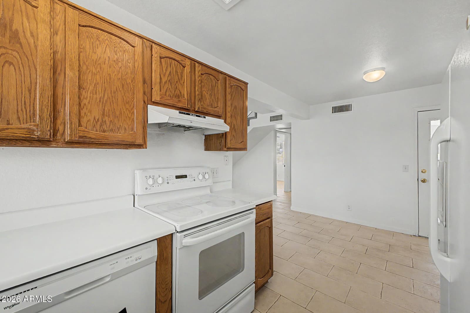 822 W BRADFORD Drive, Gilbert, AZ 85233 — photo 7 of 26