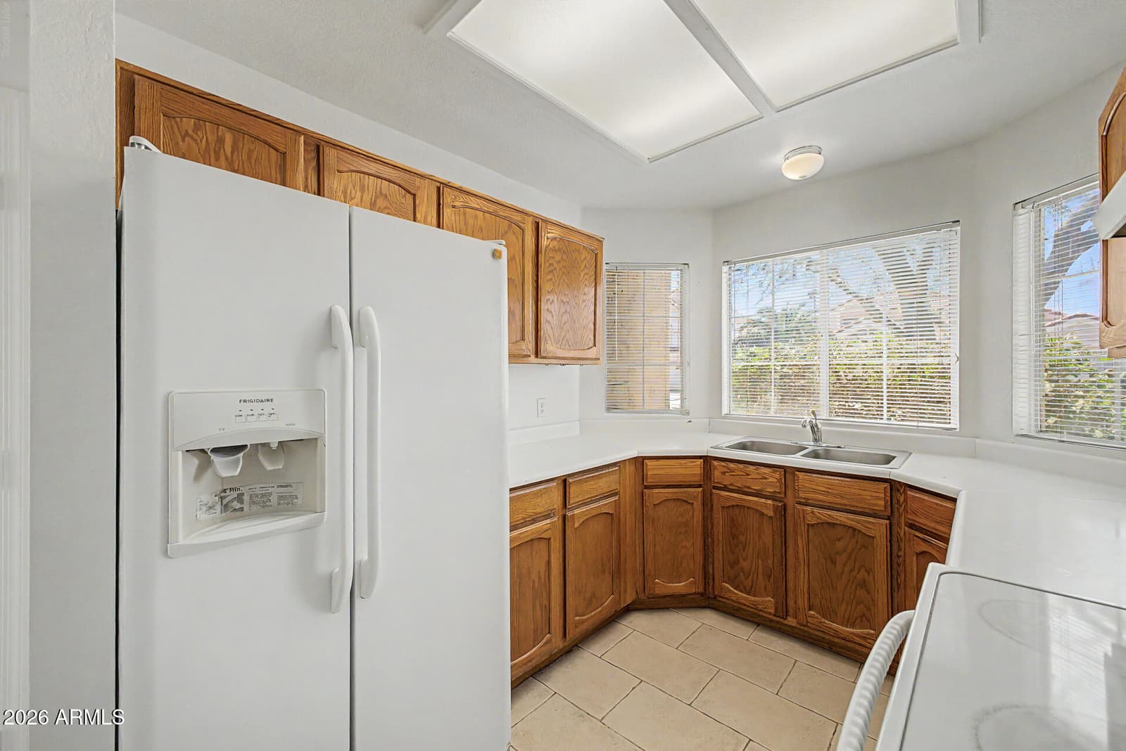 822 W BRADFORD Drive, Gilbert, AZ 85233 — photo 8 of 26