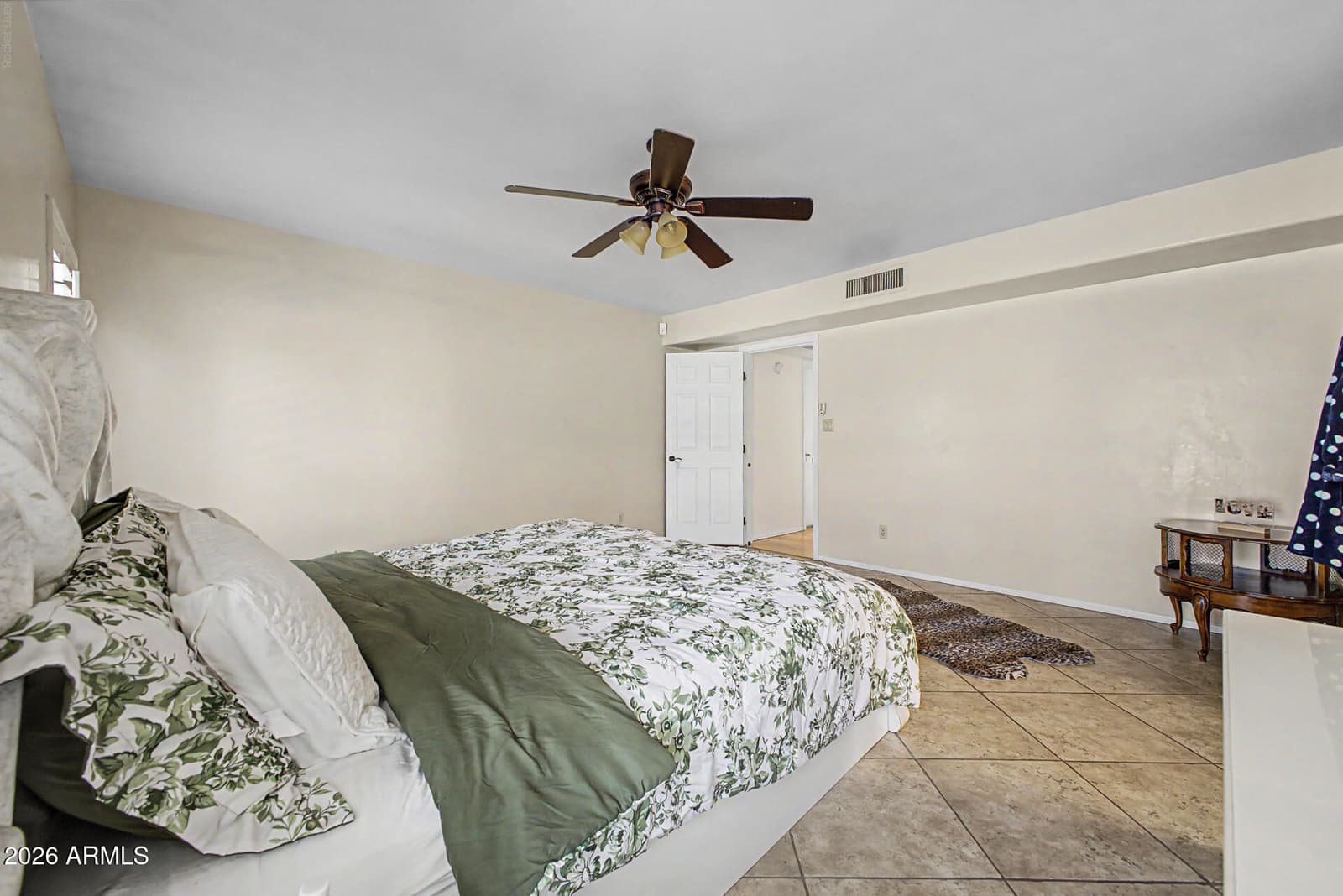3933 W SAGUARO PARK Lane, Glendale, AZ 85310 — photo 17 of 37