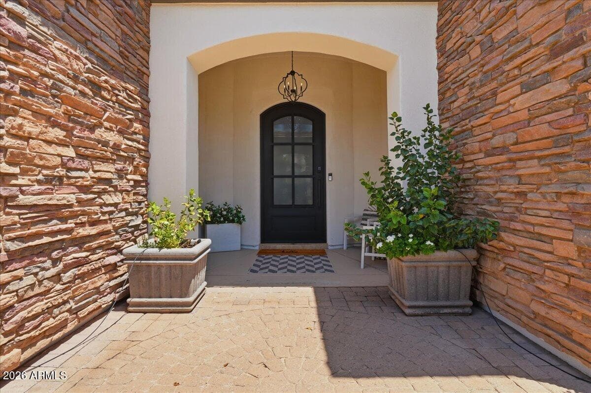5827 S MARIN Court, Gilbert, AZ 85298 — photo 6 of 103