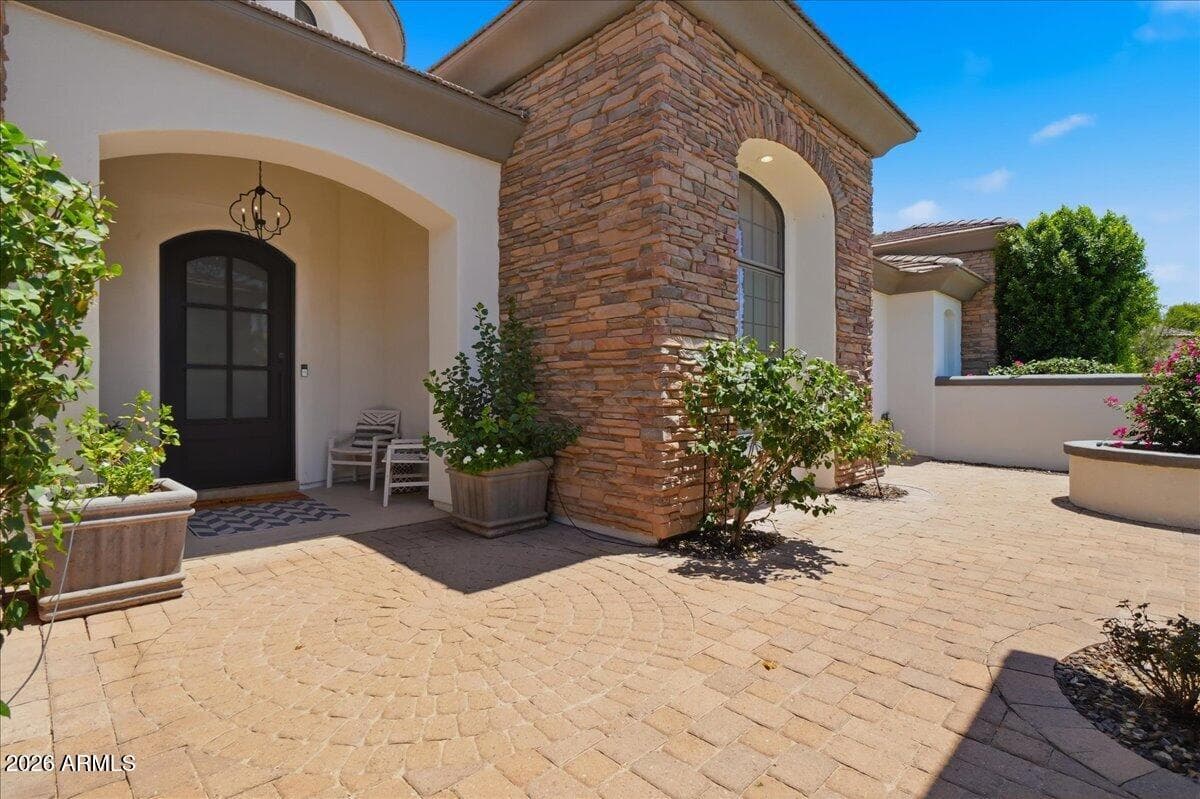 5827 S MARIN Court, Gilbert, AZ 85298 — photo 7 of 103