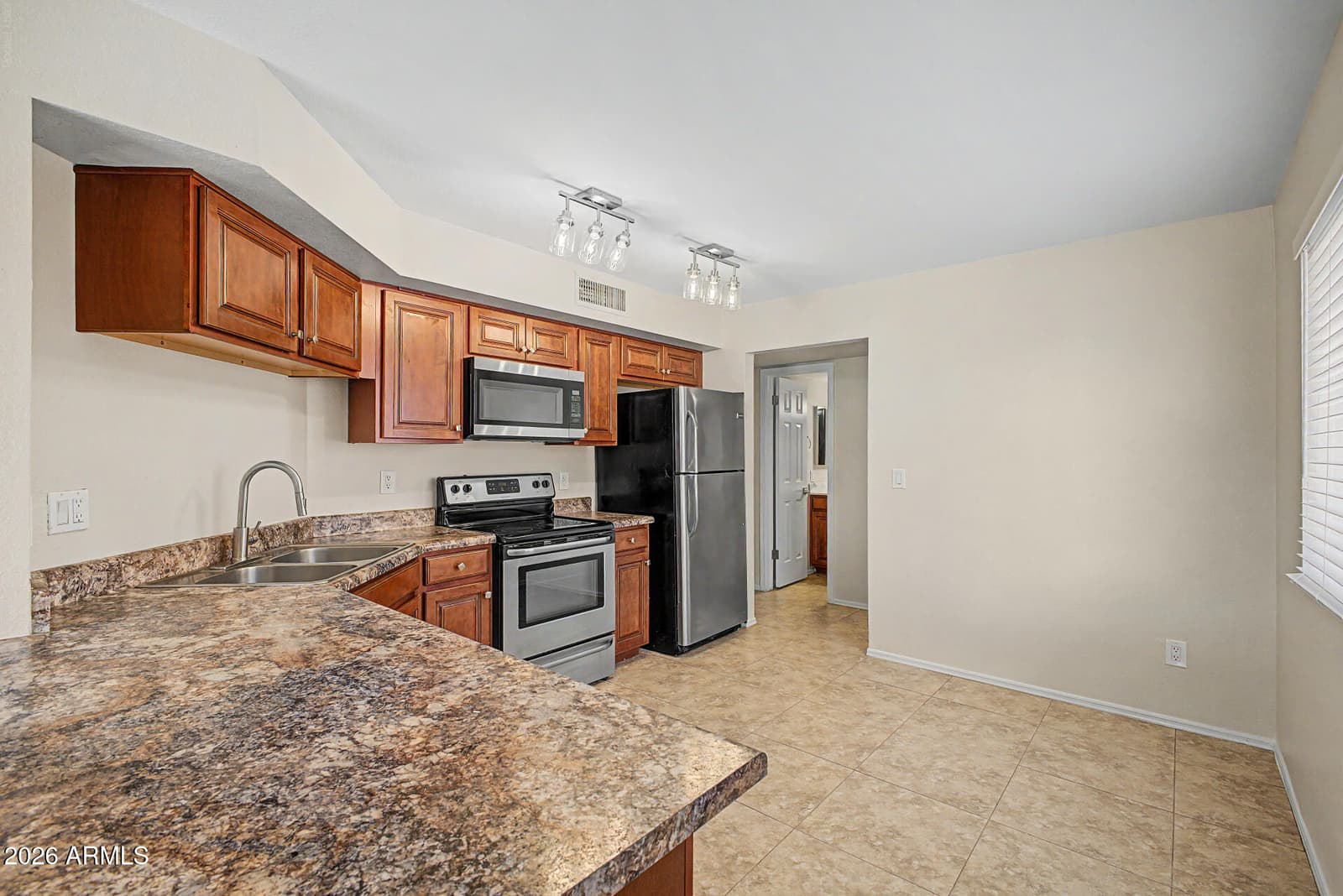3975 E Graythorn Street, Phoenix, AZ 85044 — photo 13 of 40