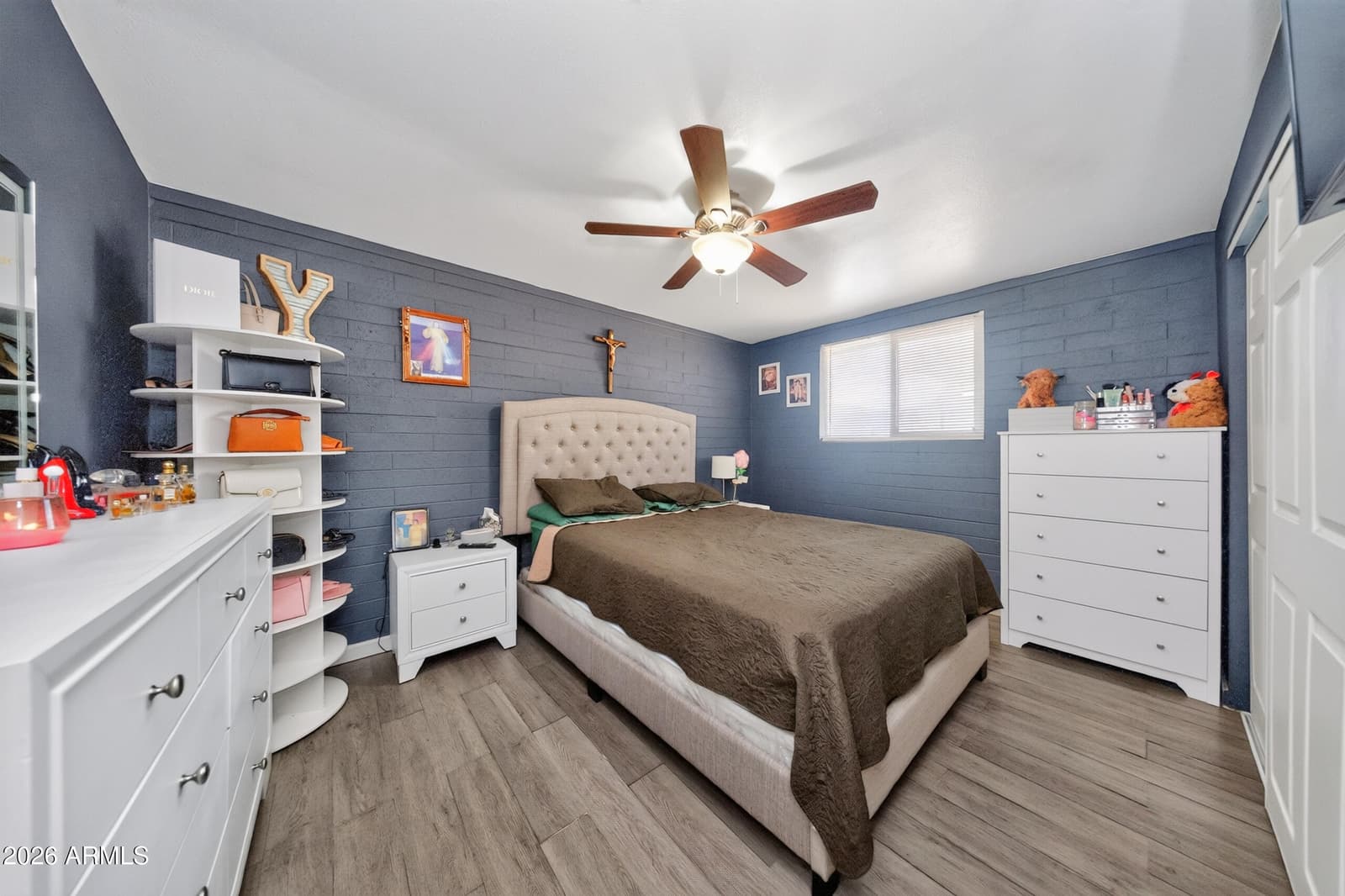 6446 W PICCADILLY Road, Phoenix, AZ 85033 — photo 9 of 21