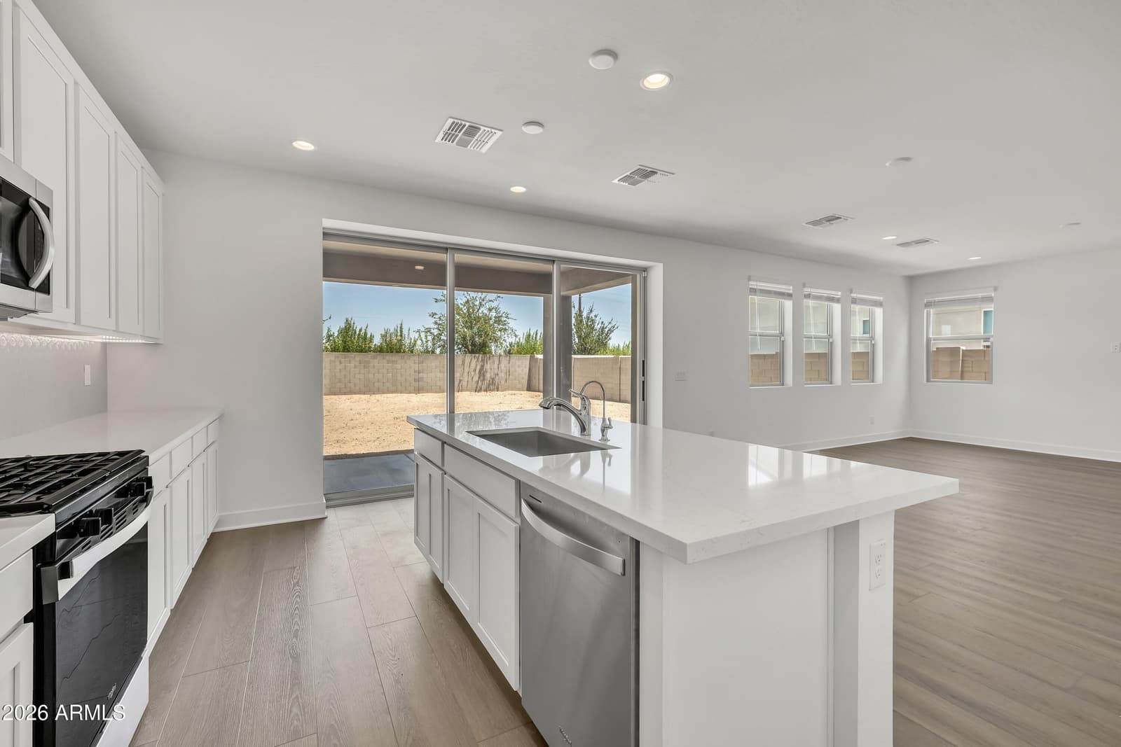 3298 W GARNET Street, San Tan Valley, AZ 85144 — photo 14 of 68