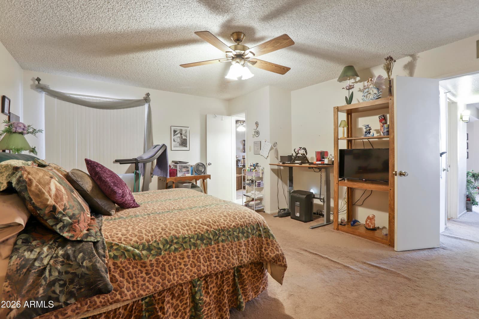 10505 W ECHO Lane, Peoria, AZ 85345 — photo 9 of 28