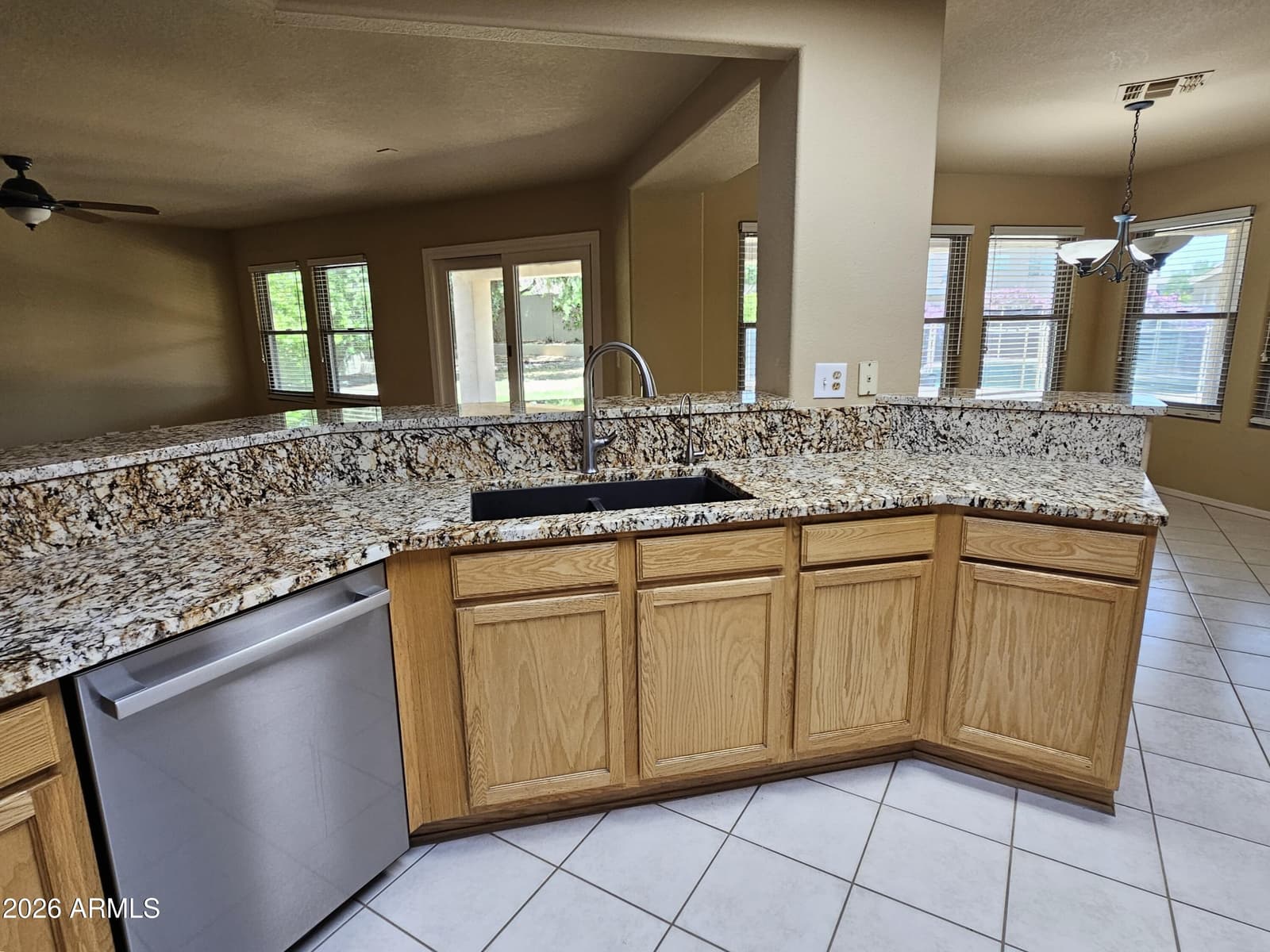 4135 E PINTO Lane, Phoenix, AZ 85050 — photo 13 of 52