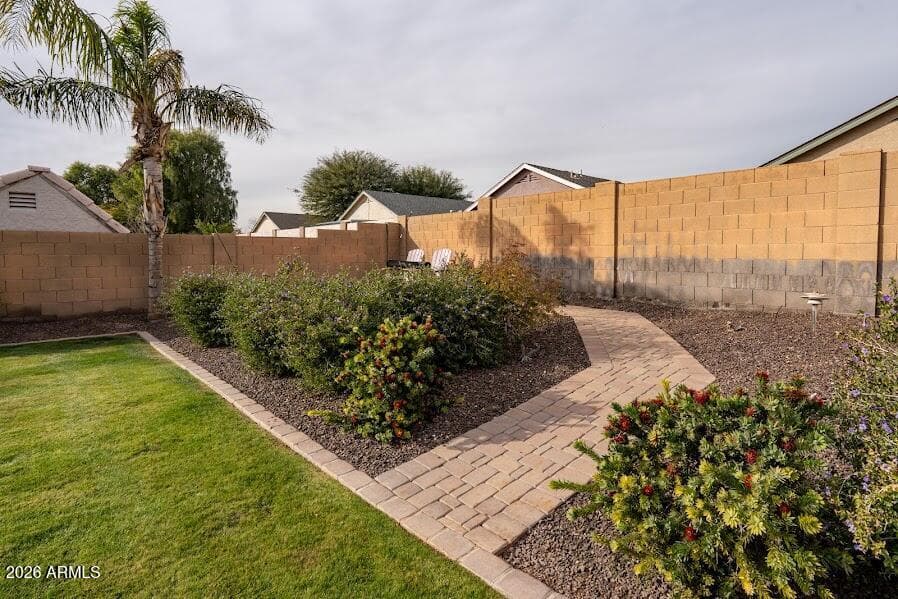 9644 W Hatcher Road, Peoria, AZ 85345 — photo 11 of 39