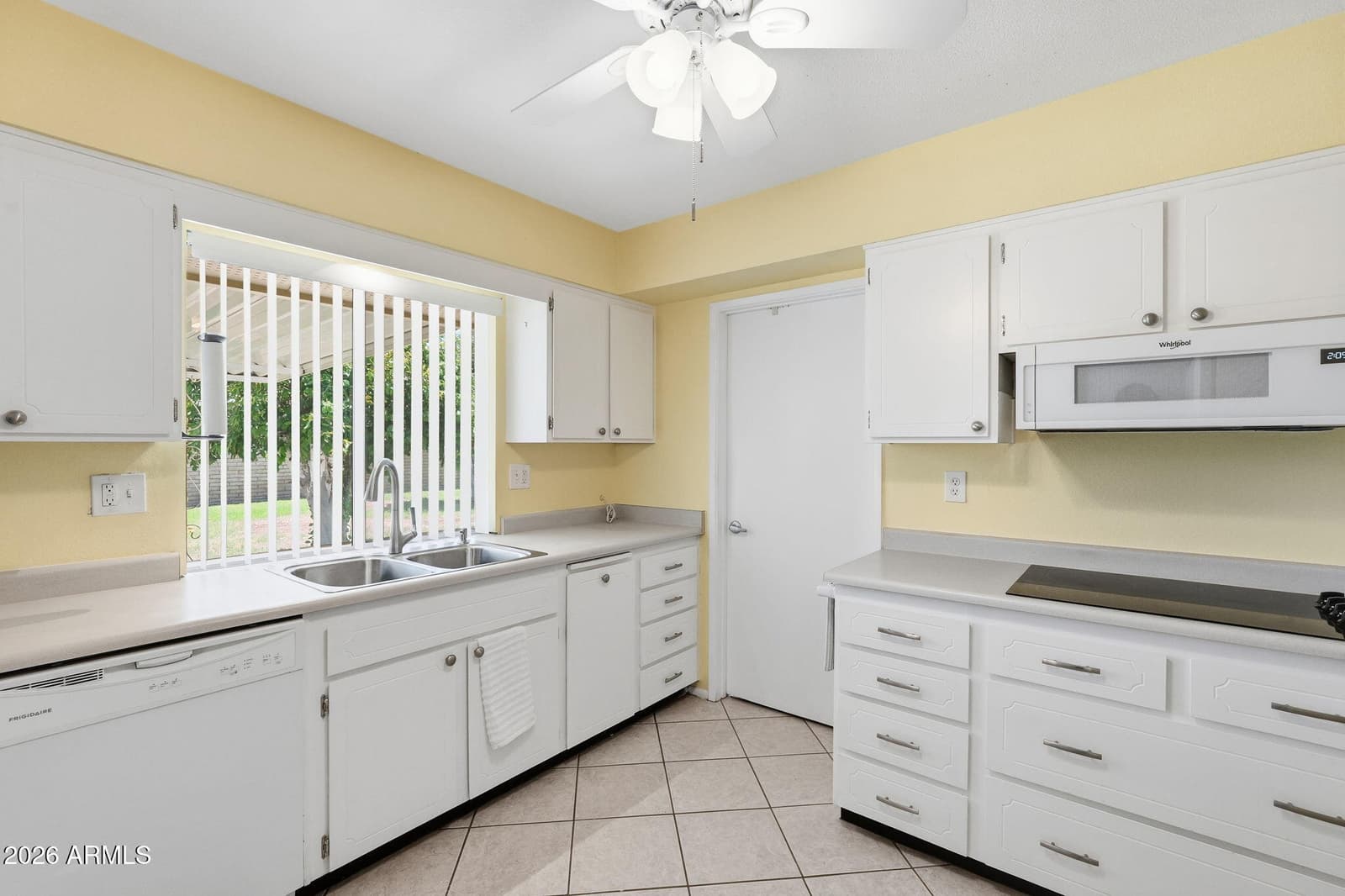 10819 W CAMEO Drive, Sun City, AZ 85351 — photo 11 of 30