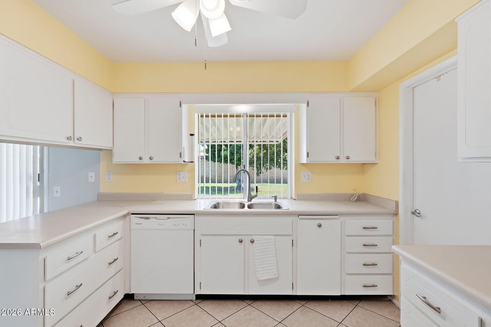 10819 W CAMEO Drive, Sun City, AZ 85351 — photo 15 of 30