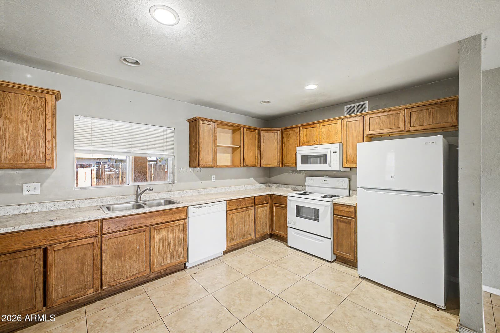5807 W CAMBRIDGE Avenue, Phoenix, AZ 85035 — photo 14 of 41