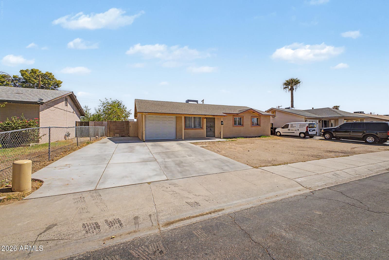 8141 W INDIANOLA Avenue, Phoenix, AZ 85033 — photo 5 of 36