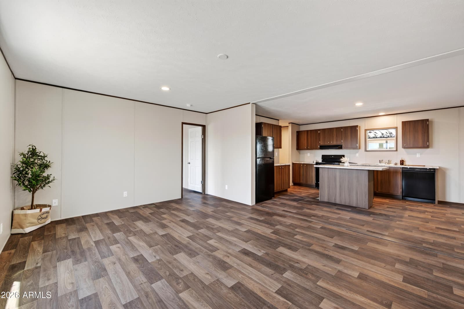 8601 N 103rd Avenue 90, Peoria, AZ 85345 — photo 3 of 42
