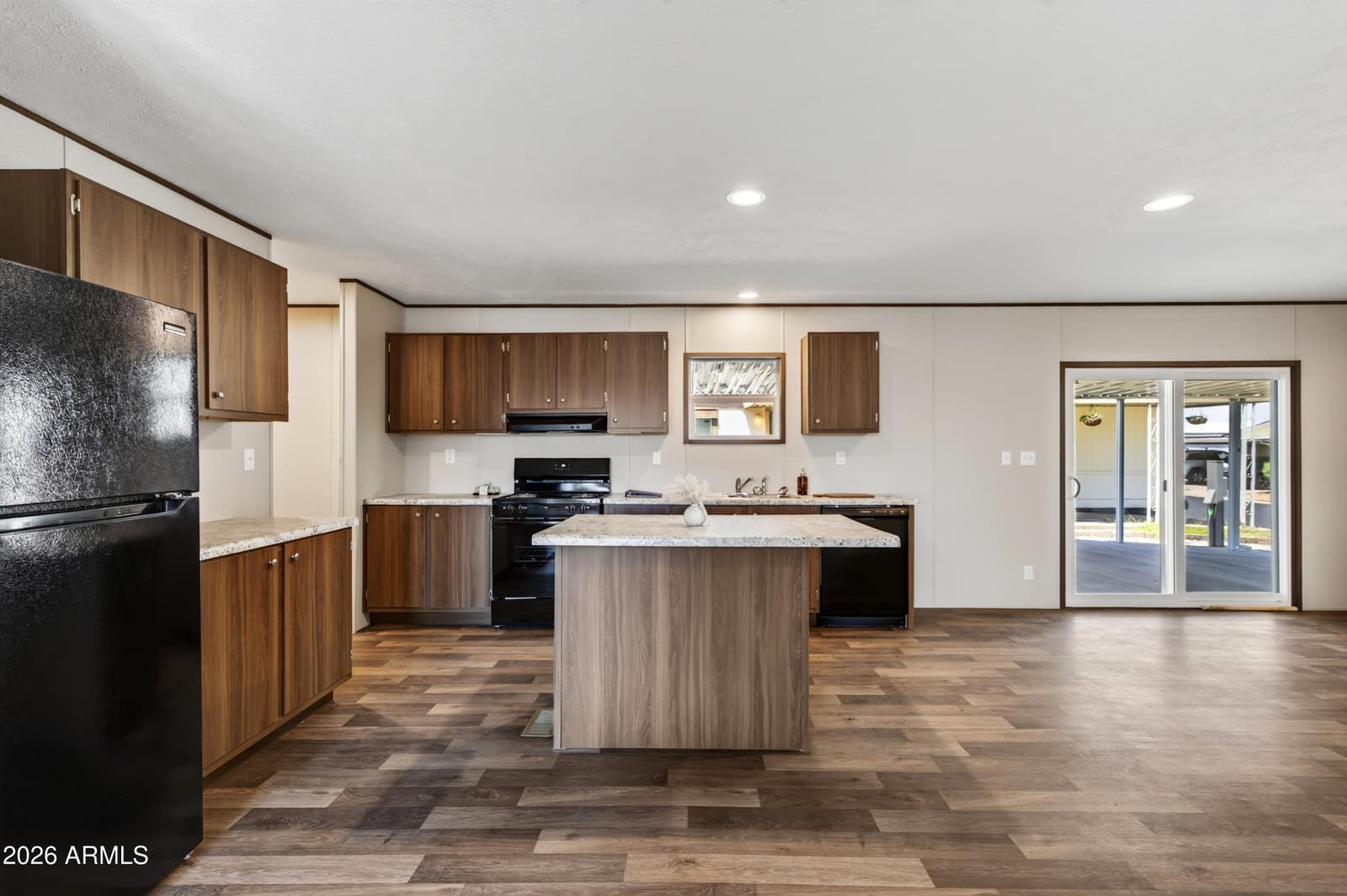 8601 N 103rd Avenue 90, Peoria, AZ 85345 — photo 5 of 42