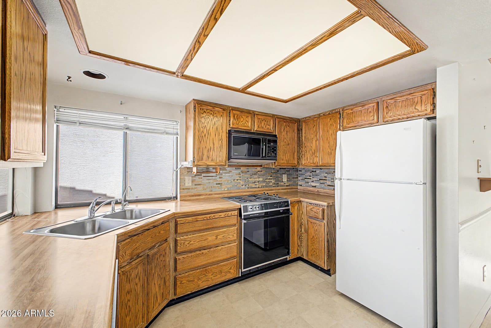 10526 E BELLFLOWER Drive, Sun Lakes, AZ 85248 — photo 11 of 25