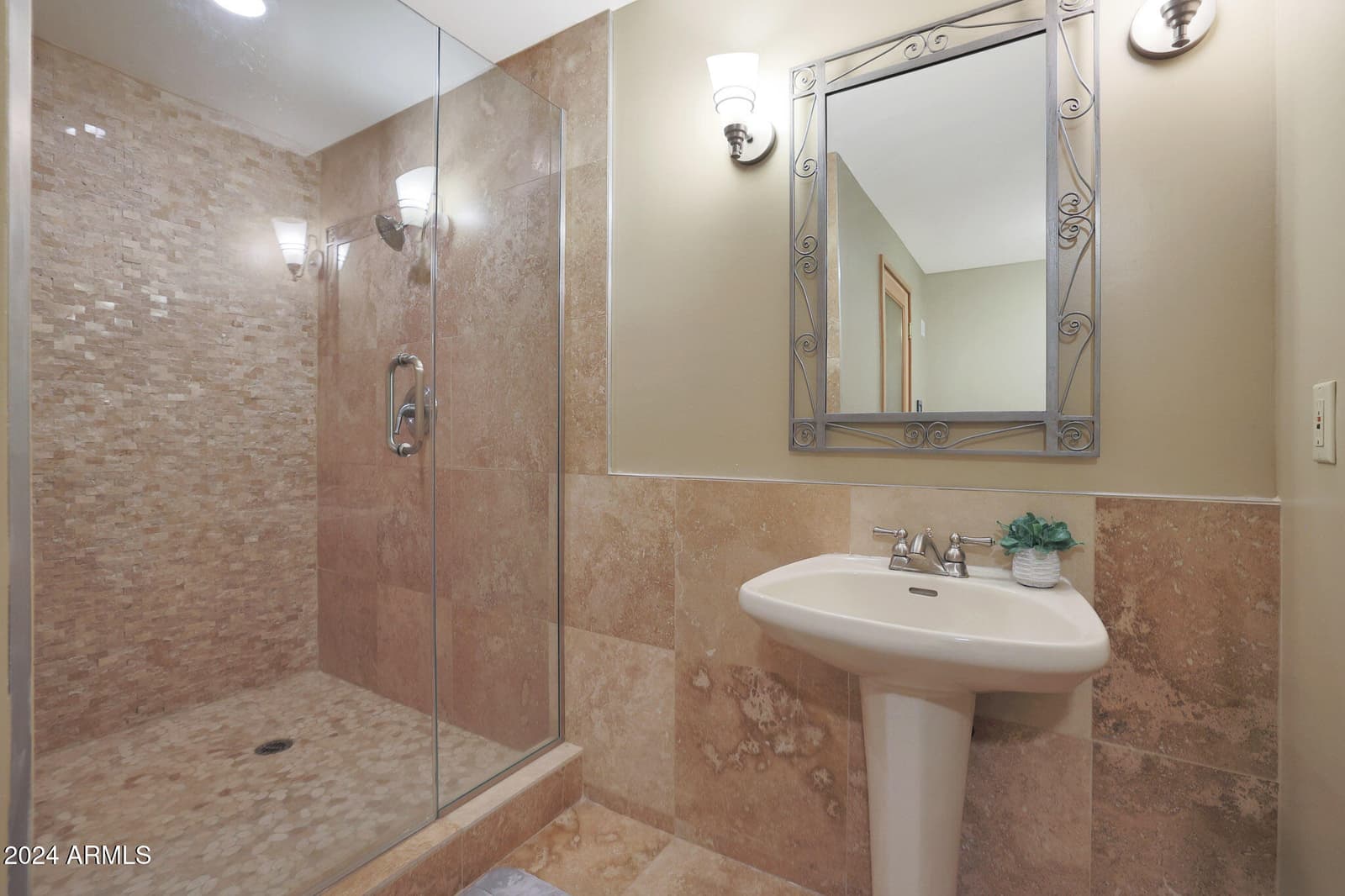 1044 W INDIAN HILLS Place, Phoenix, AZ 85023 — photo 39 of 68