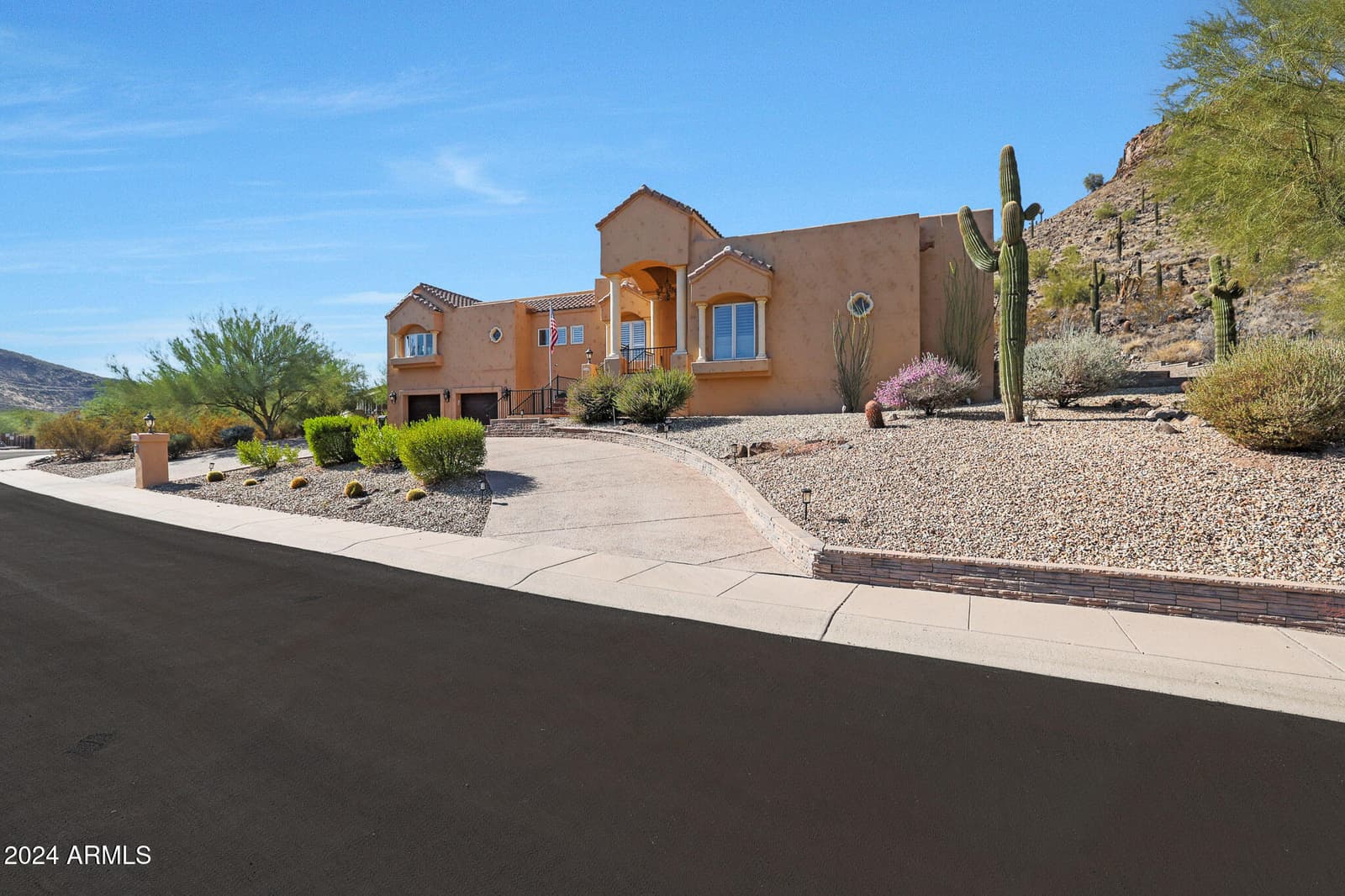 1044 W INDIAN HILLS Place, Phoenix, AZ 85023 — photo 64 of 68