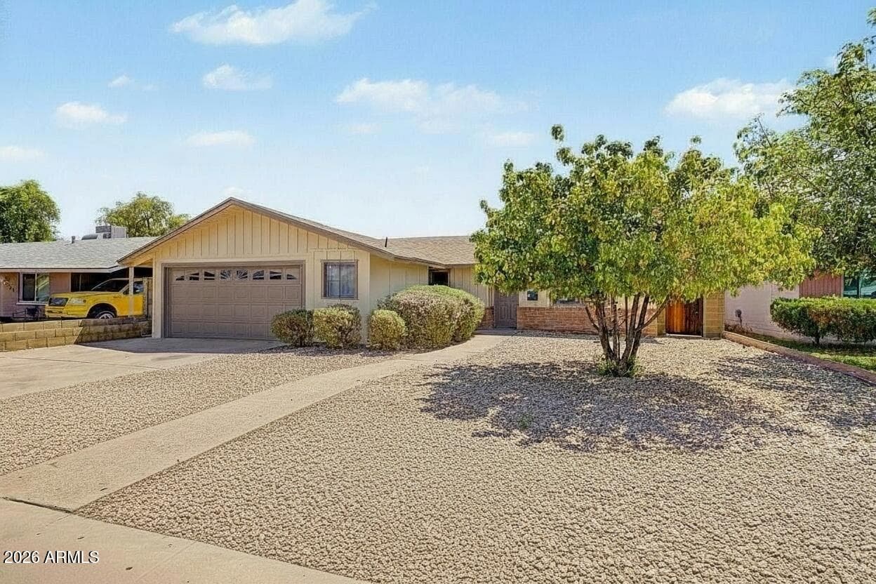 741 N JAY Street, Chandler, AZ 85225 — photo 2 of 25