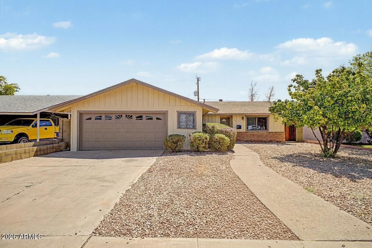 741 N JAY Street, Chandler, AZ 85225 — photo 1 of 25
