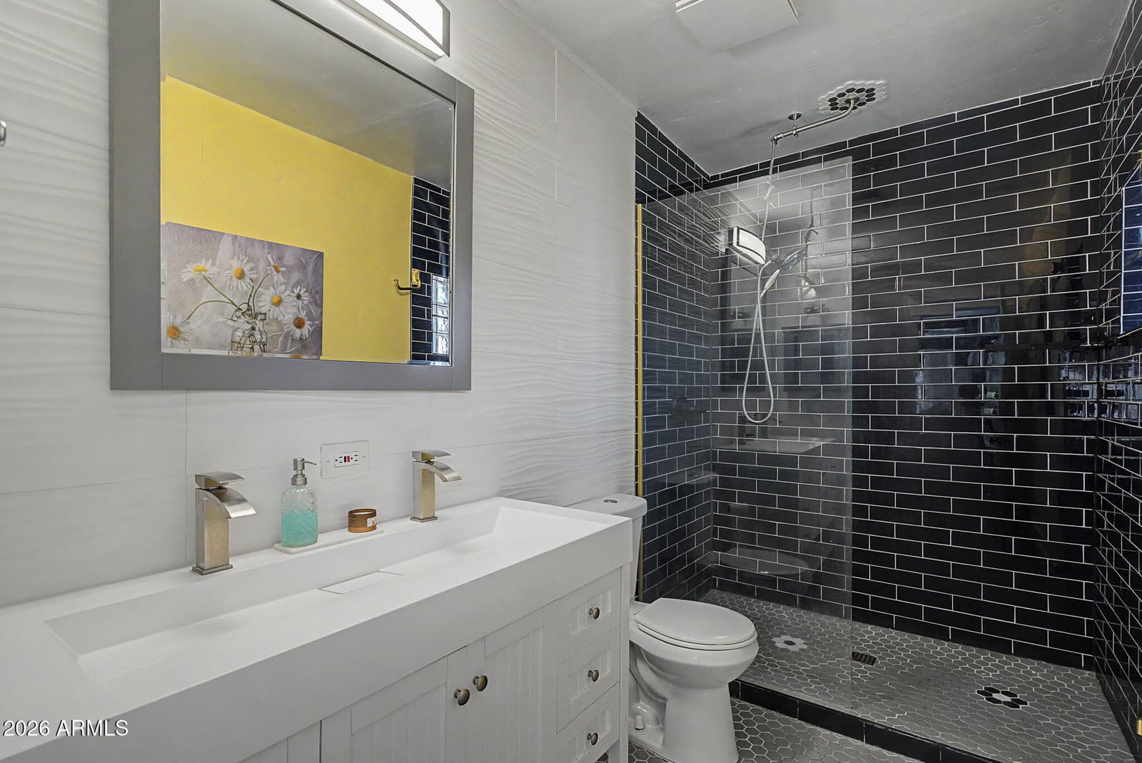 115 W GRANADA Road, Phoenix, AZ 85003 — photo 18 of 43