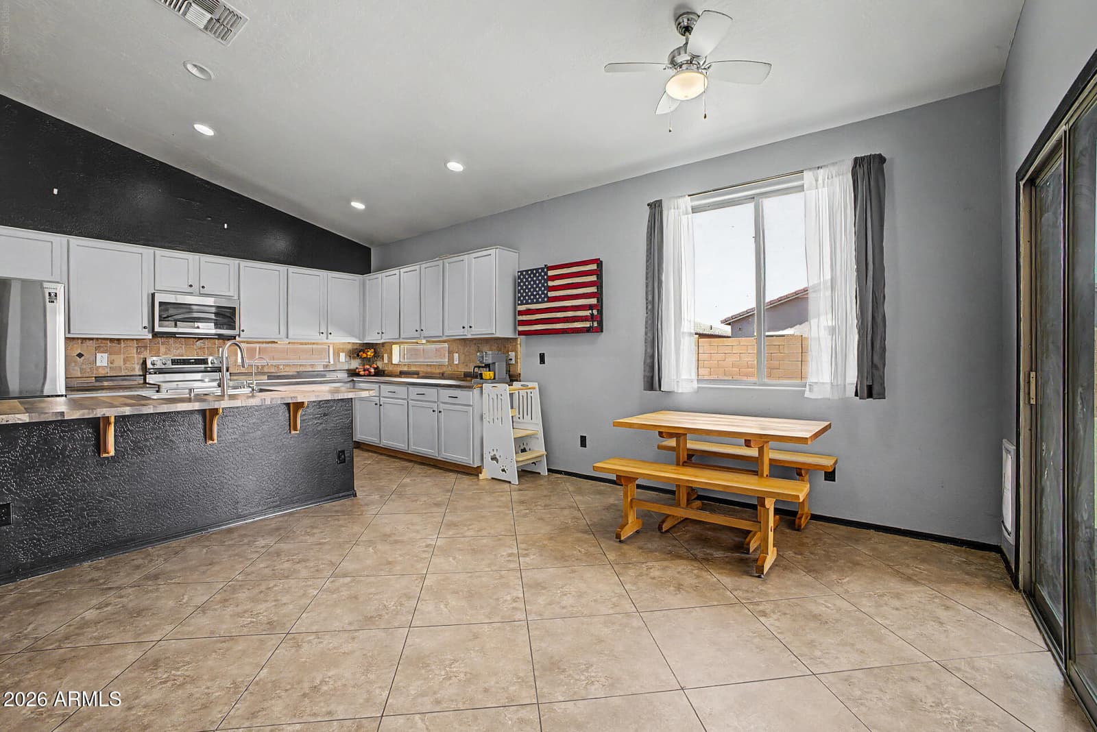 46082 W KELLER Drive, Maricopa, AZ 85139 — photo 10 of 38