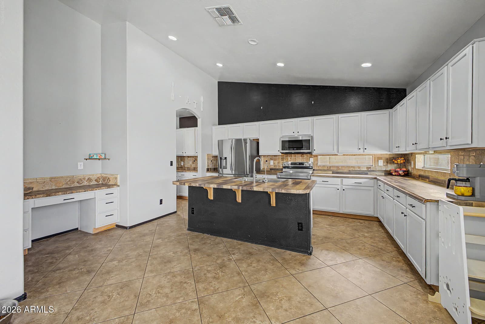 46082 W KELLER Drive, Maricopa, AZ 85139 — photo 12 of 38