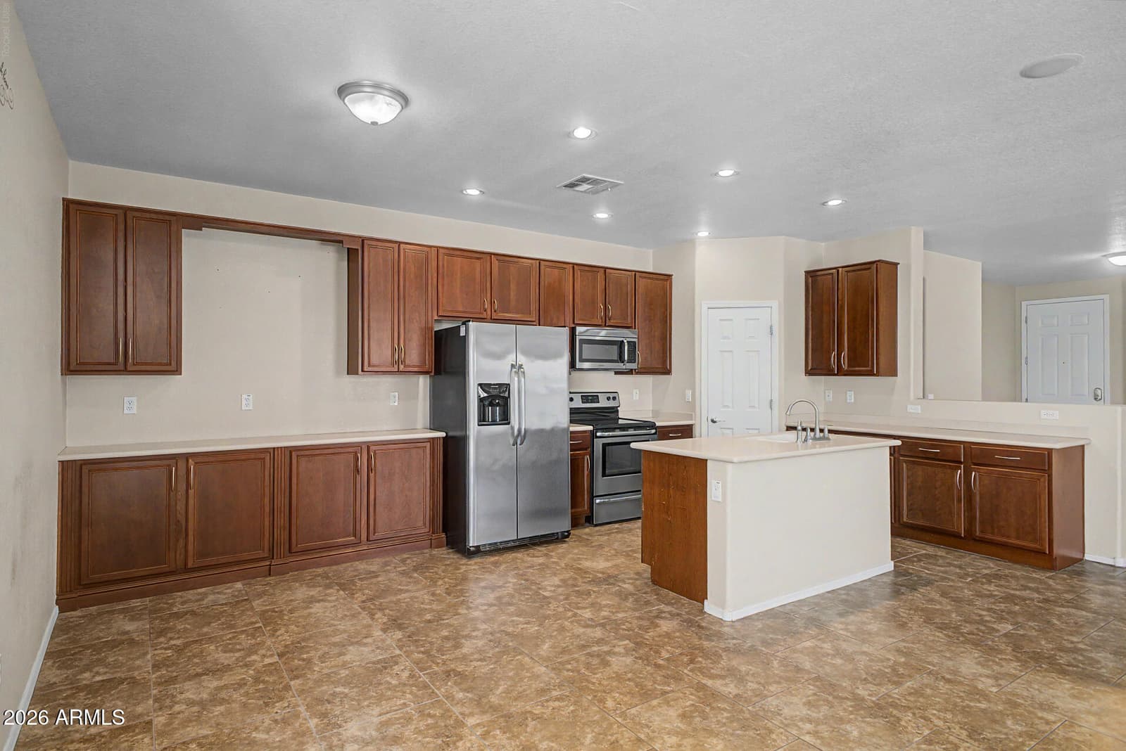 20230 N VALENCIA Drive, Maricopa, AZ 85138 — photo 7 of 36