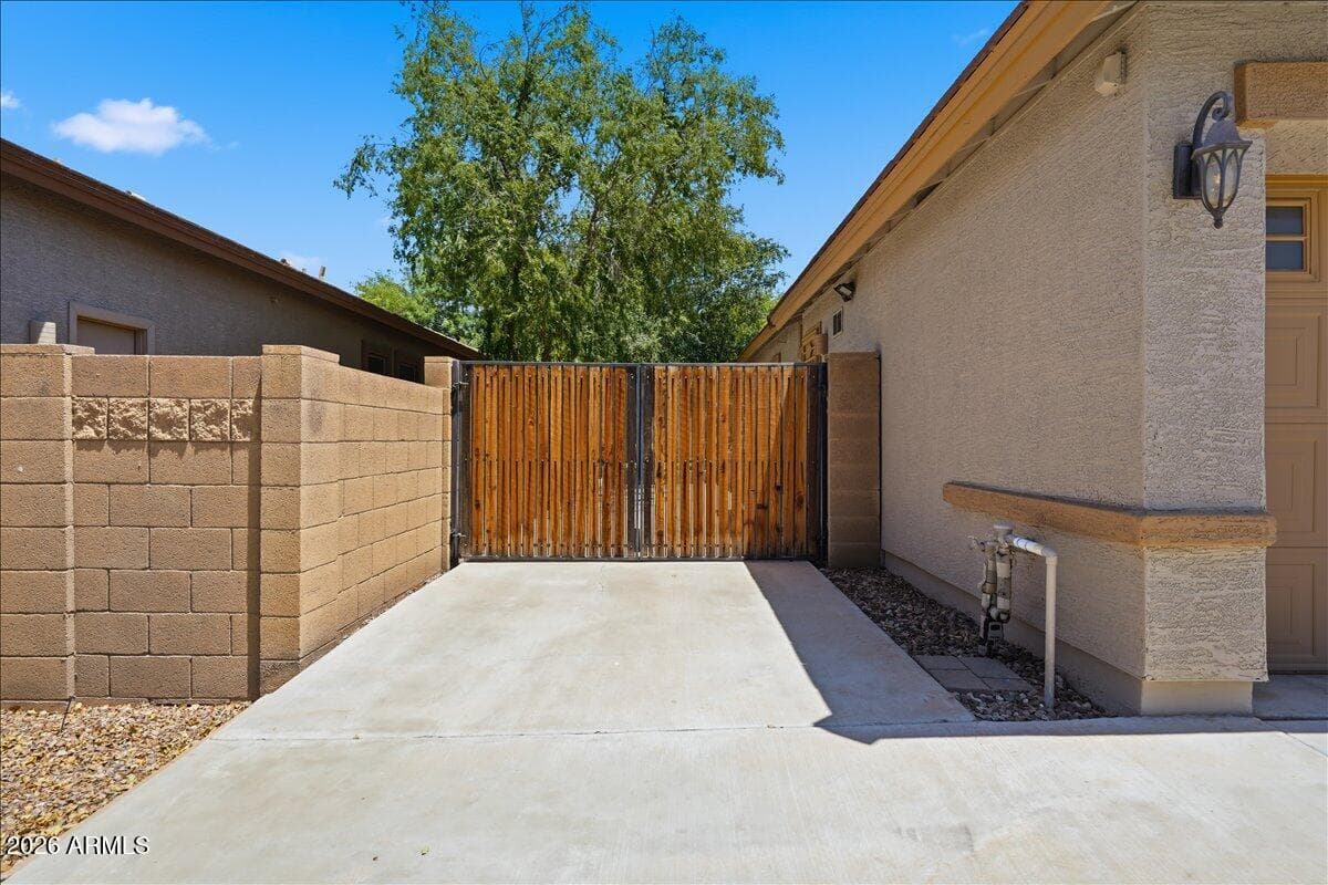 845 N THUNDERBIRD Avenue, Gilbert, AZ 85234 — photo 48 of 55