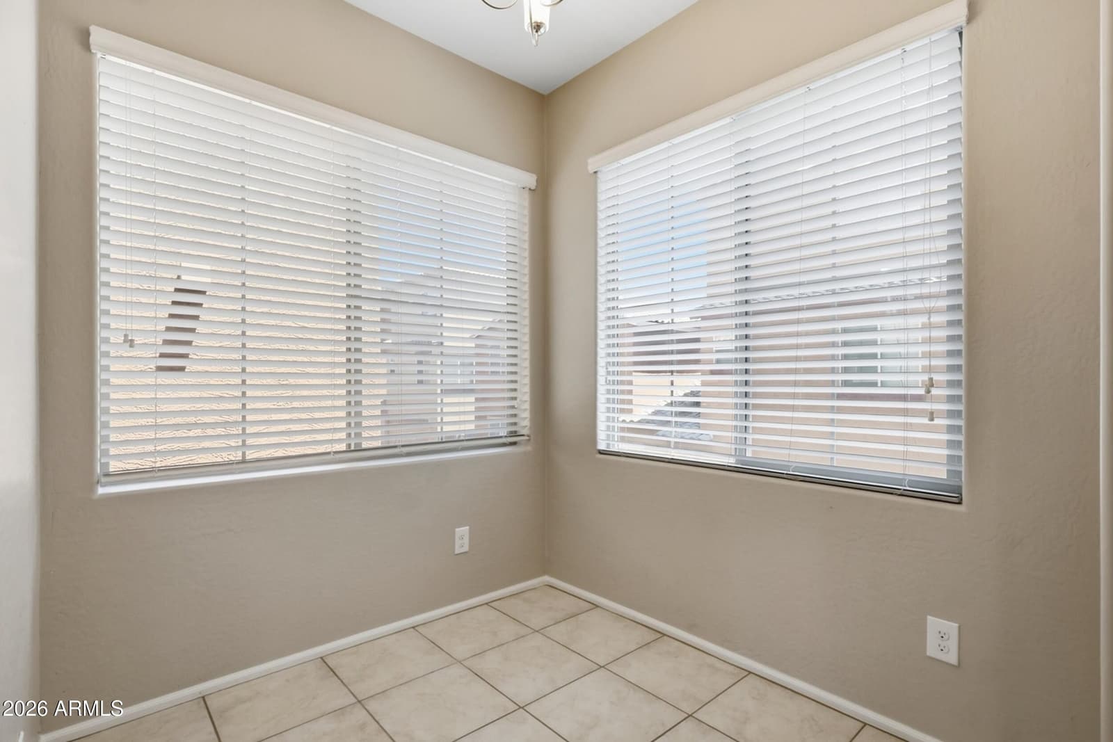 1947 N 77TH Glen, Phoenix, AZ 85035 — photo 9 of 32
