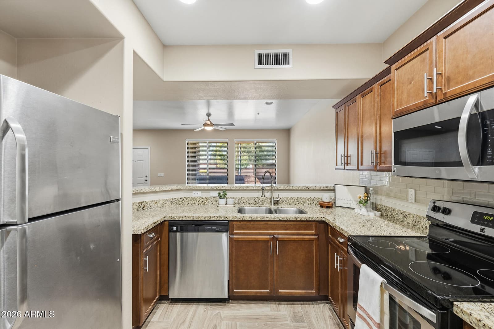 21655 N 36TH Avenue 106, Glendale, AZ 85308 — photo 11 of 54