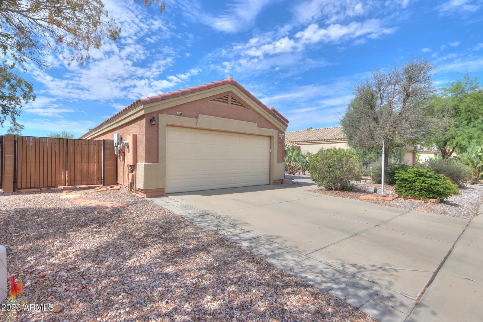 1641 E CARDINAL Drive, Casa Grande, AZ 85122 — photo 4 of 40