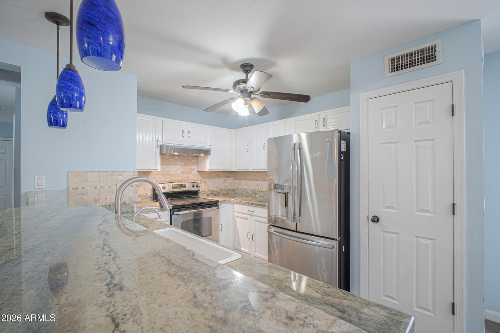 1641 E CARDINAL Drive, Casa Grande, AZ 85122 — photo 13 of 40