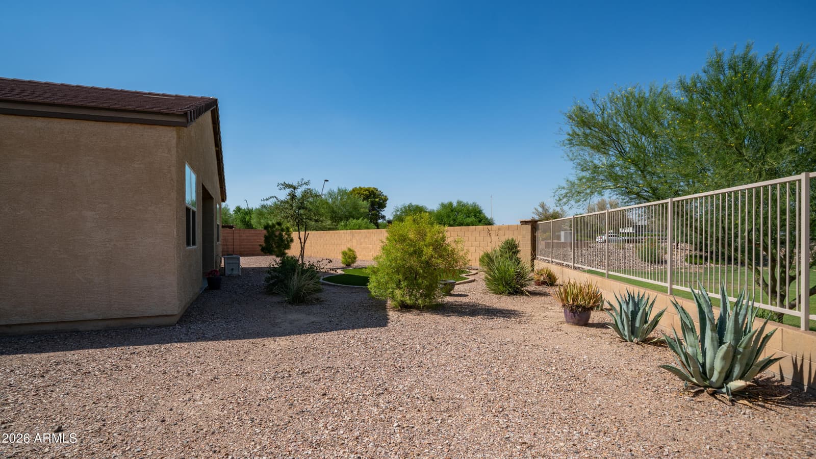 37455 N GLEN ECHO Drive, San Tan Valley, AZ 85140 — photo 18 of 46