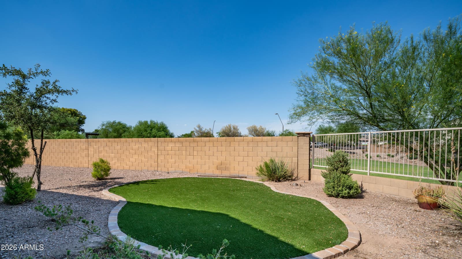 37455 N GLEN ECHO Drive, San Tan Valley, AZ 85140 — photo 11 of 46